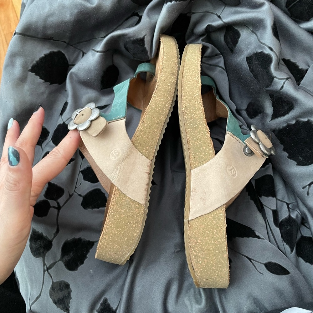 Ring Toe Slipon Leather Rustic Flower Asymmetric … - image 8